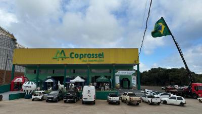 Loja Agropecuária Coprossel celebra 1º ano em Laranjeiras do Sul